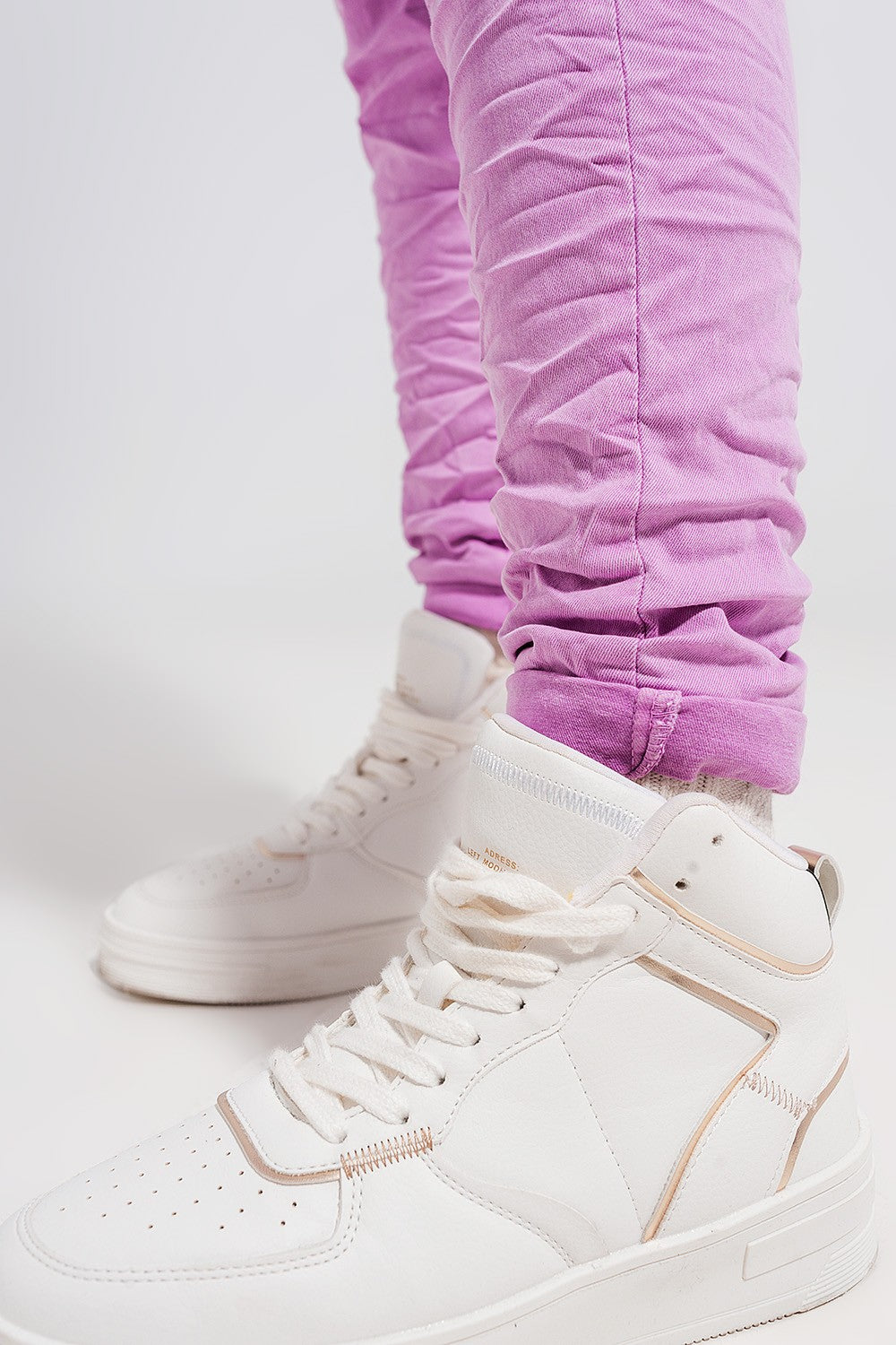 Exposed Buttons Skinny Jean in Pink